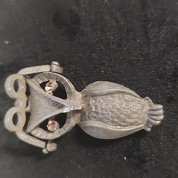 Vintage Cathedral Pewter Owl Pendant - Picture 2 of 4